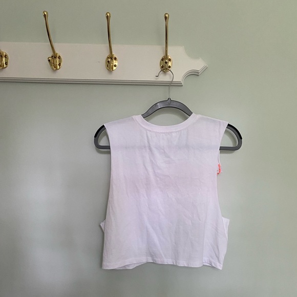 NWOT! LF x EMMA & SAM criss-cross bungee detail crop top - Picture 5 of 5
